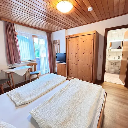 Gaestehaus Huber Fruehstueckspension Rum i privatbostad