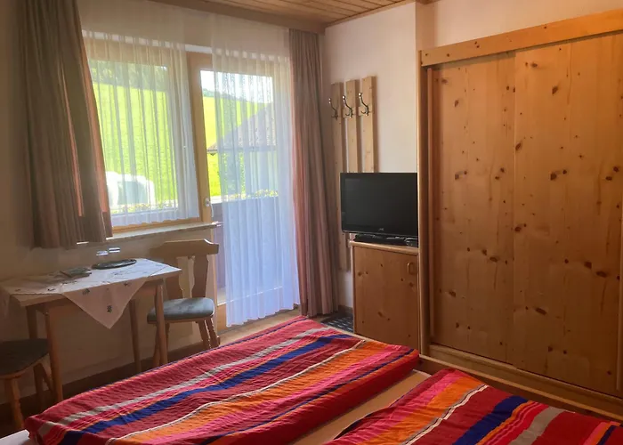 Gaestehaus Huber Fruehstueckspension שלאדמינג